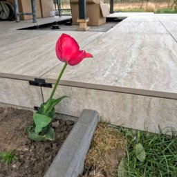 KSB POWERBUD SPÓŁKA Z OGRANICZONĄ ODPOWIEDZIALNOŚCIĄ - Przed domem Wrocław
