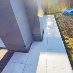 KSB POWERBUD SPÓŁKA Z OGRANICZONĄ ODPOWIEDZIALNOŚCIĄ - Przed domem Wrocław