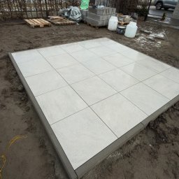 KSB POWERBUD SP&Oacute;ŁKA Z OGRANICZONĄ ODPOWIEDZIALNOŚCIĄ - Przed domem Wrocław