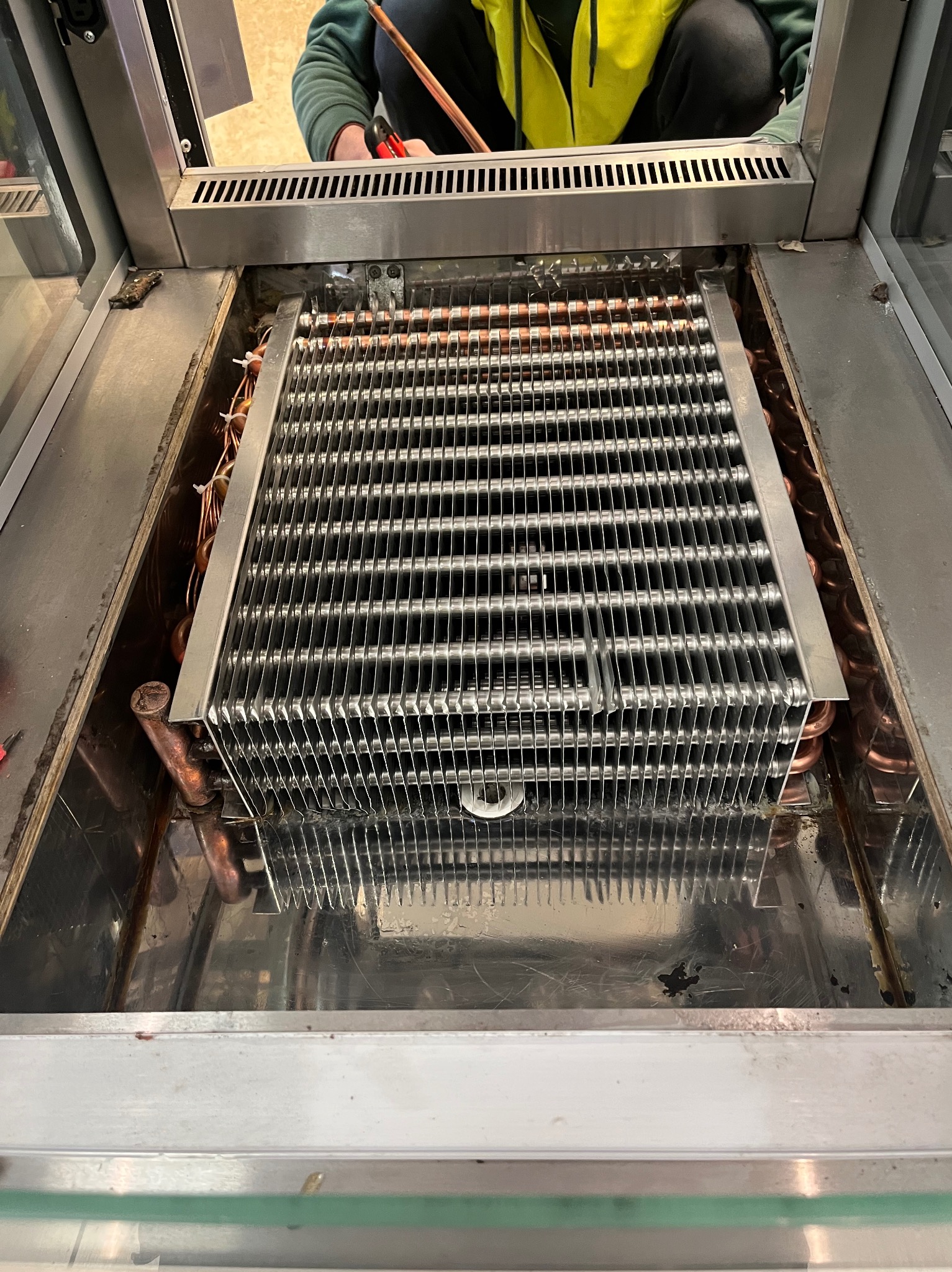 Wymiana parownika w lodówce na kanapki