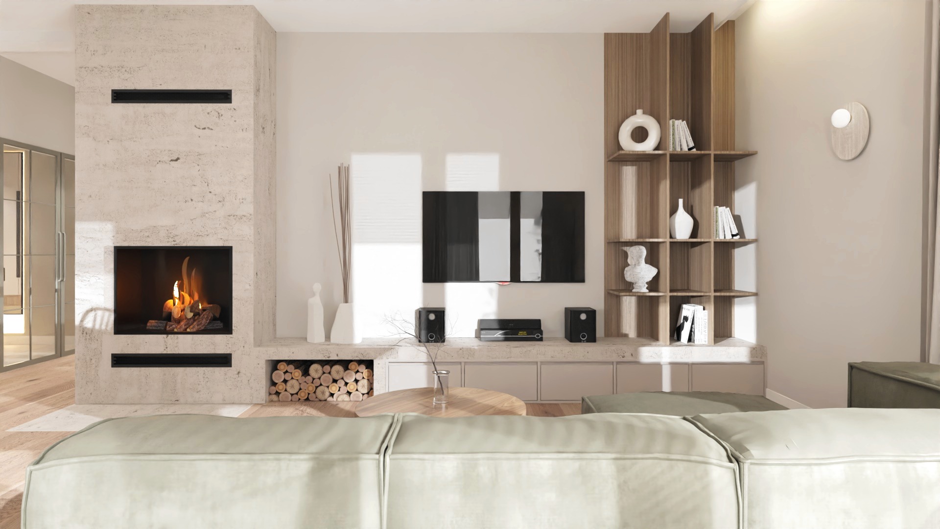 Salon z kominkiem obłożonym kamieniem, drewnianą półką z dekoracjami i beżową kanapą na pierwszym planie.