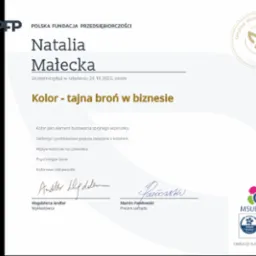 Certyfikat ukończenia szkolenia online 'Kolor - tajna broń w biznesie', z logo Polskiej Fundacji Przedsiębiorczości, podpisami Magdaleny Andler (wykładowca) i Marcina Pawłowskiego (prezes zarządu...