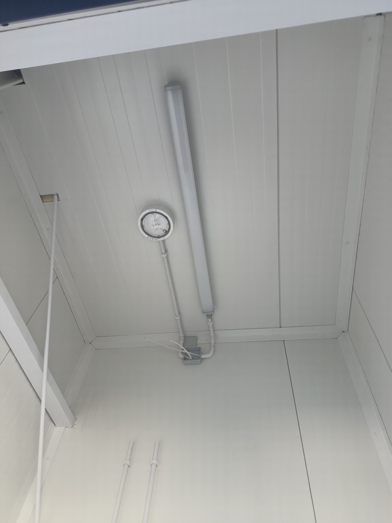 Instalacja oświetlenia + oświetlenie awaryjne