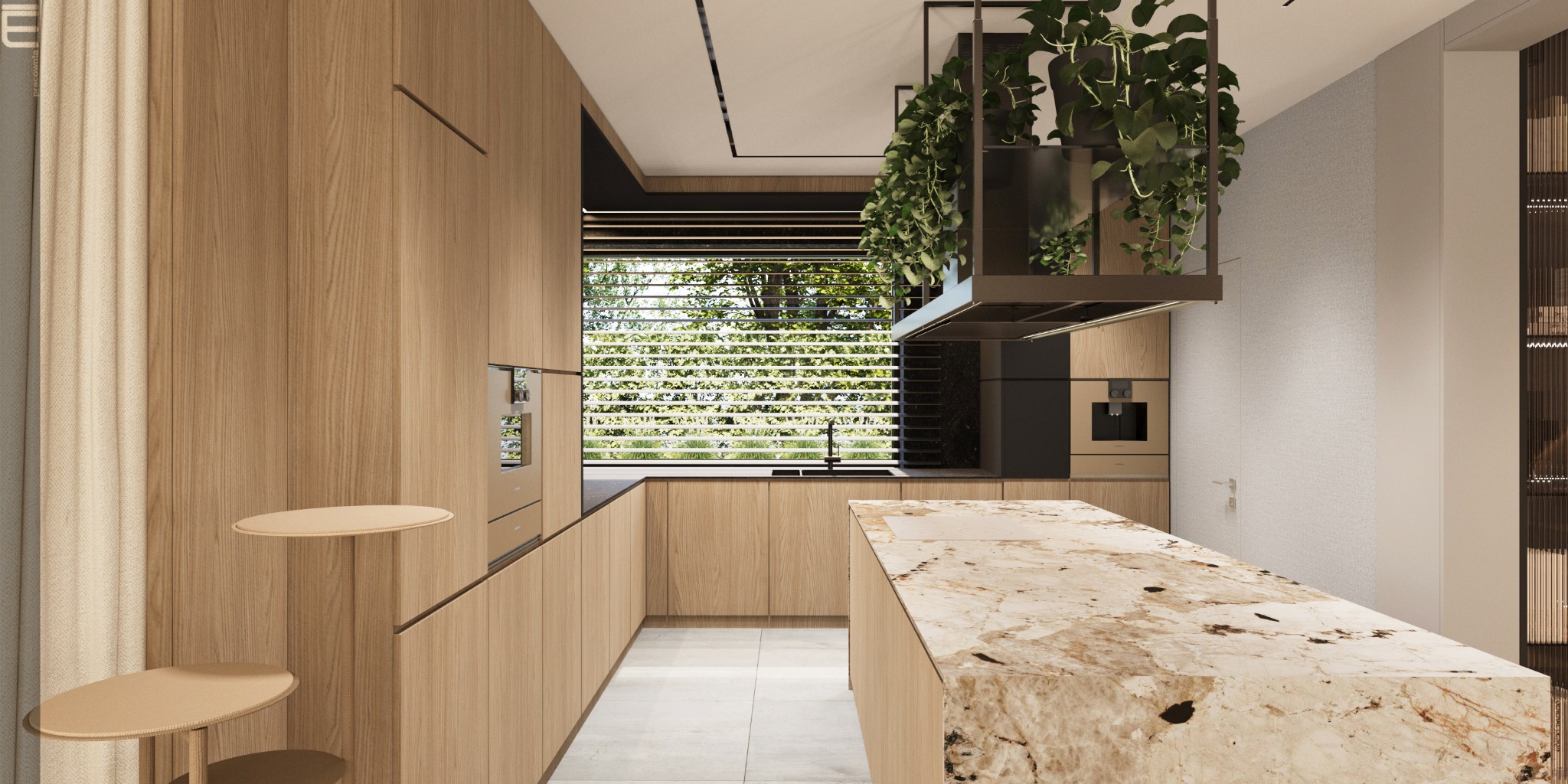 Wizualizacja jasnej kuchni z drewnianymi frontami, wyspą z marmurowym blatem i wiszącymi roślinami nad indukcją. Okno z żaluzjami w tle.