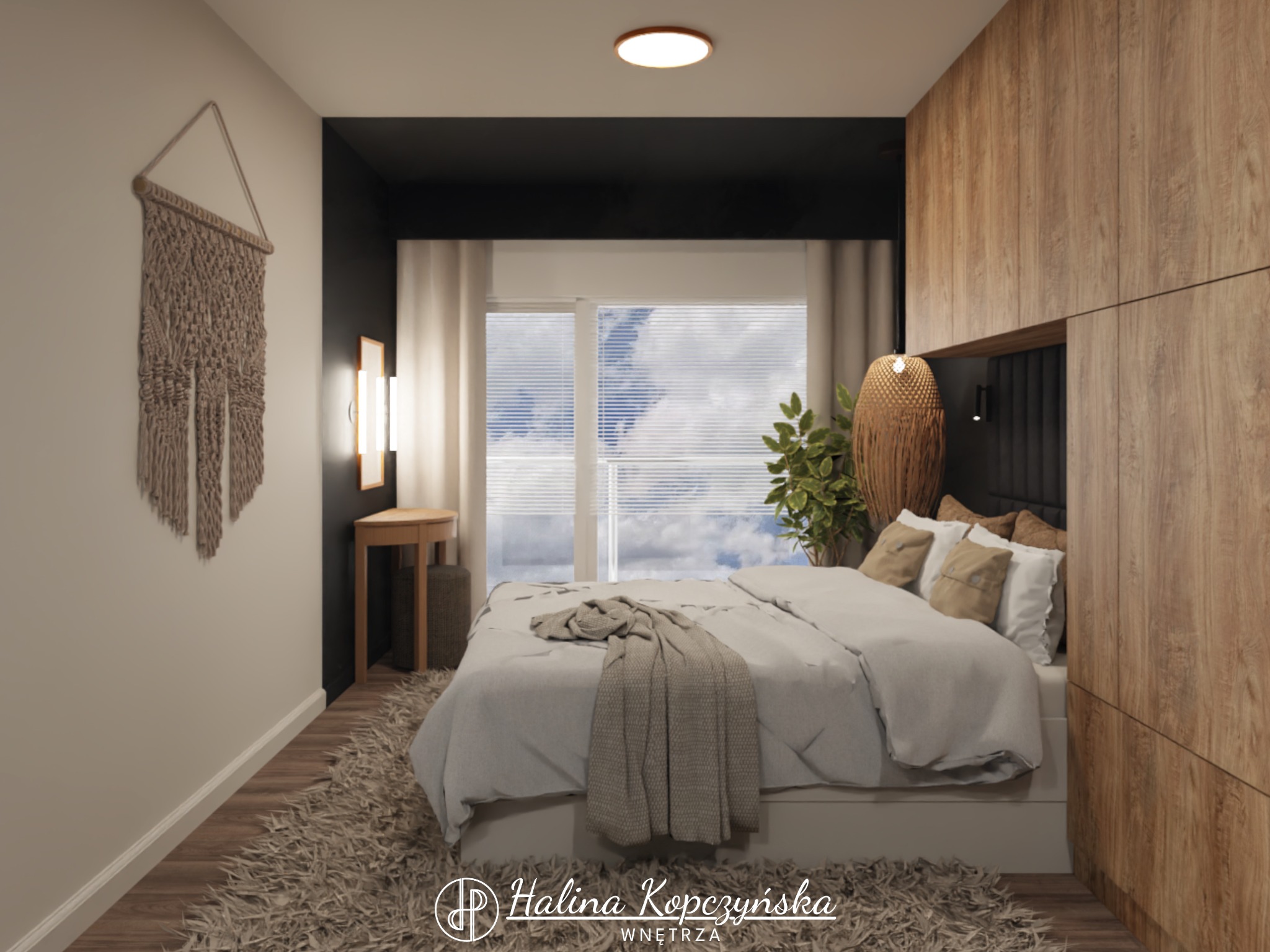 Przytulna sypialnia w neutralnych barwach z drewnianą zabudową, makramą na ścianie i widokiem na niebo za oknem.