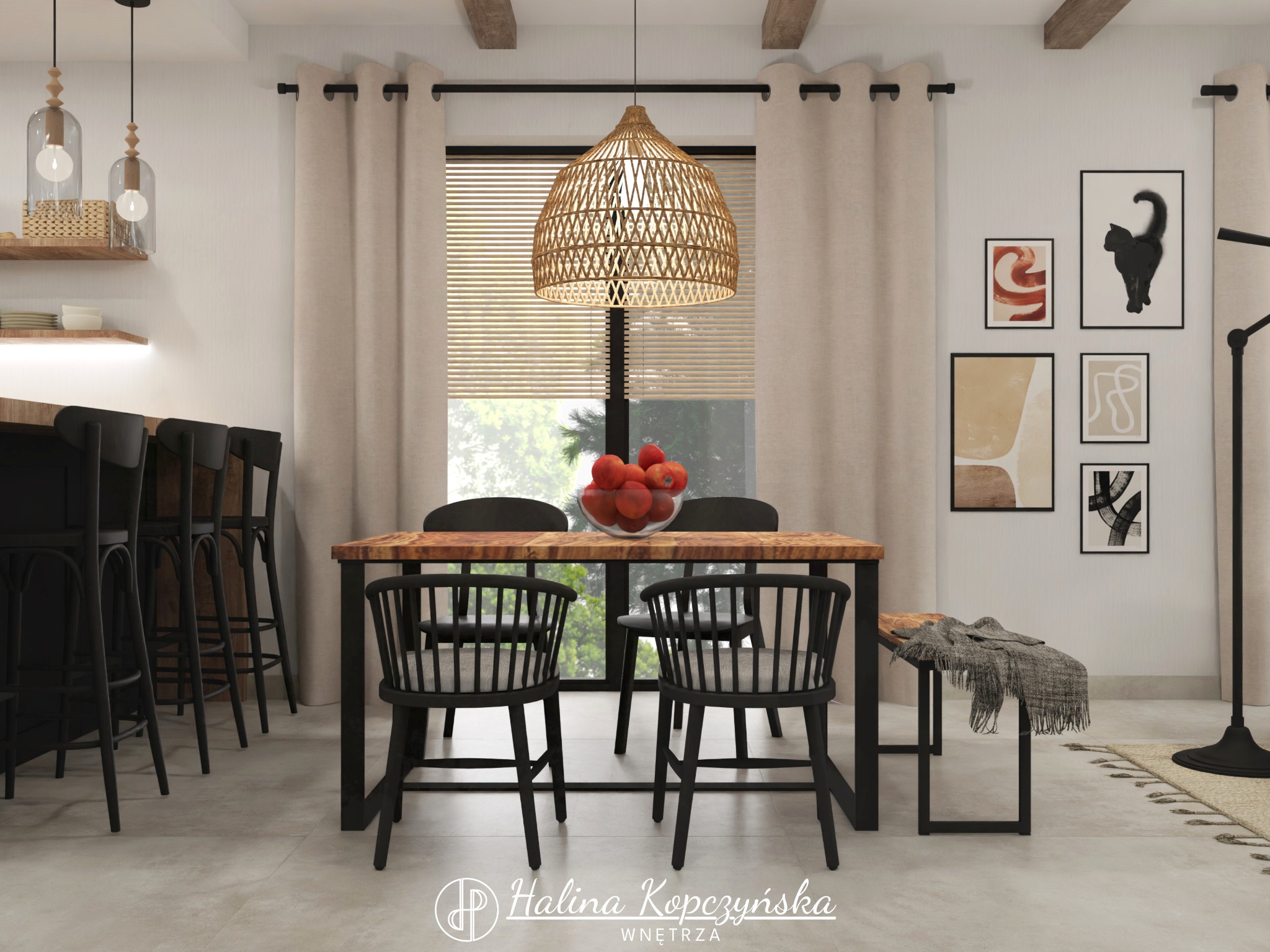 Jadalnia w stylu nowoczesnym: drewniany stół z czarnymi krzesłami, lampa z wikliny, owoce w szklanej misie, abstrakcyjne obrazy na ścianie, beżowe zasłony i drewniane belki stropowe.