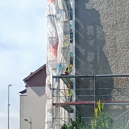 Duże i małe budynki.