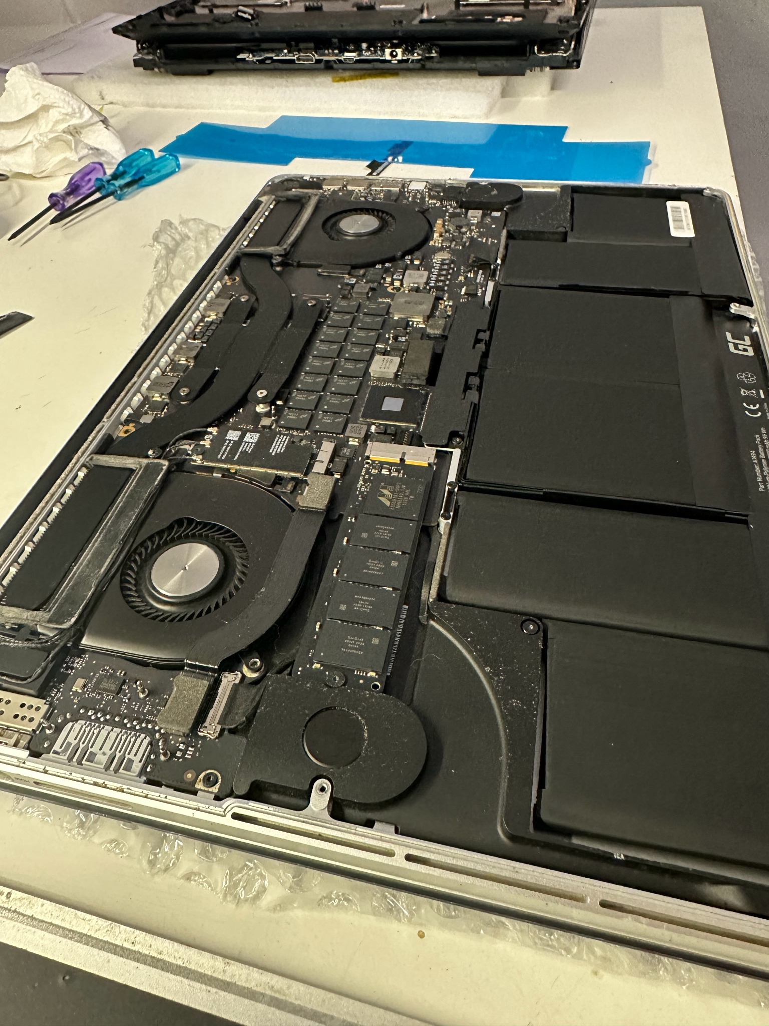 Naprawa laptopa po zalaniu