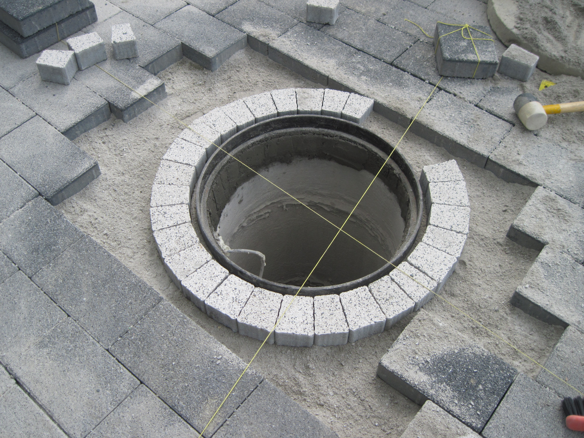 Jakość i Profesjonalizm, tak powstaje element estetycznego podjazdu.