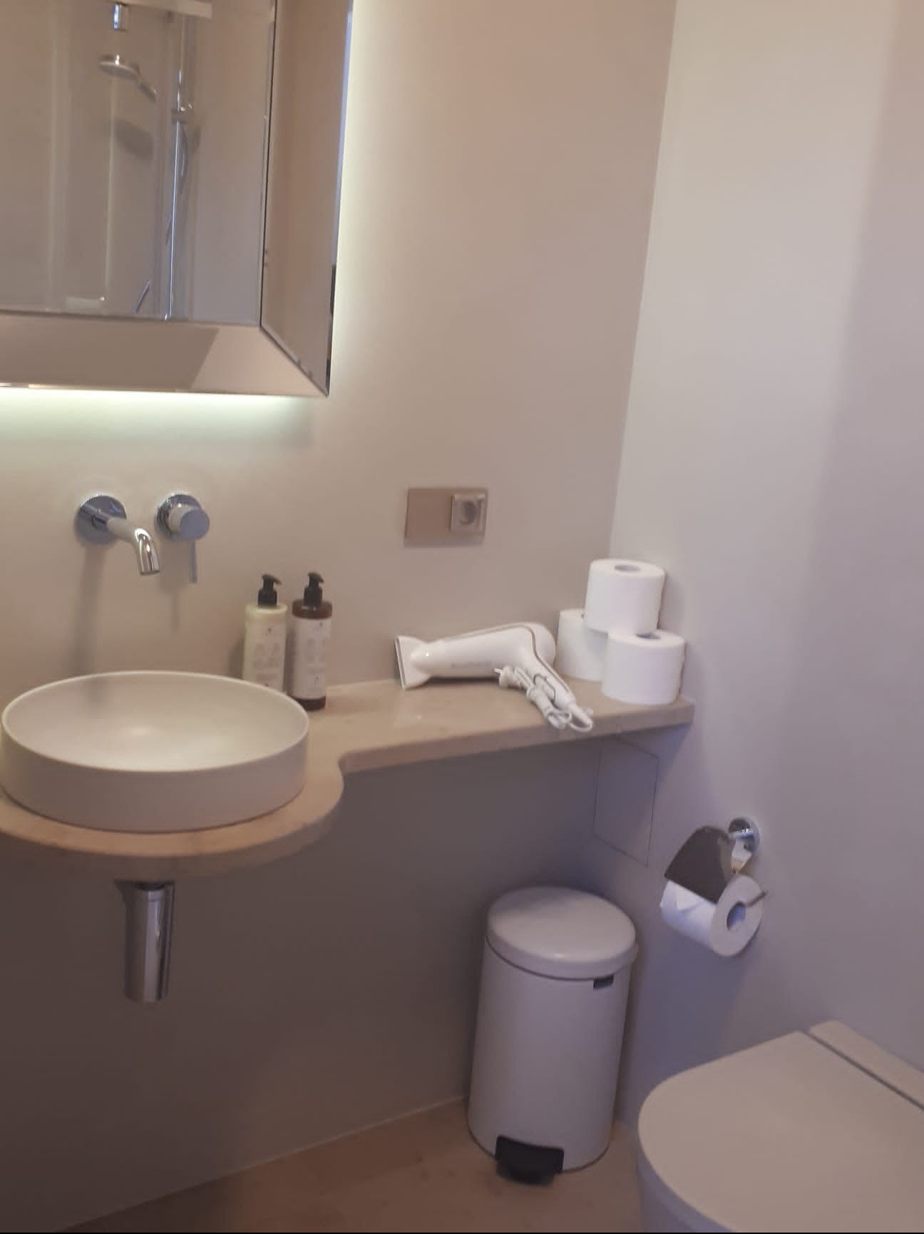 Wykończenia łazienki micro cementem Fest Floor