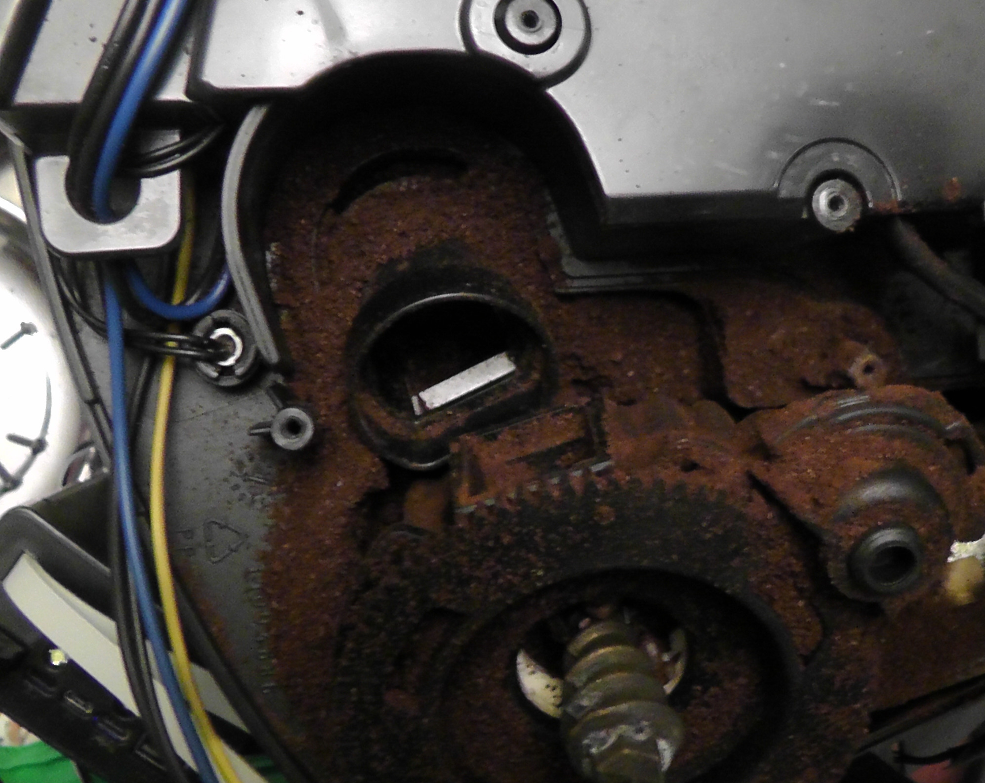 uszkodzona zsypka w ekspresie Saeco