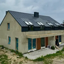 Montaż blachy na rąbek z wklejoną fotowoltaiką