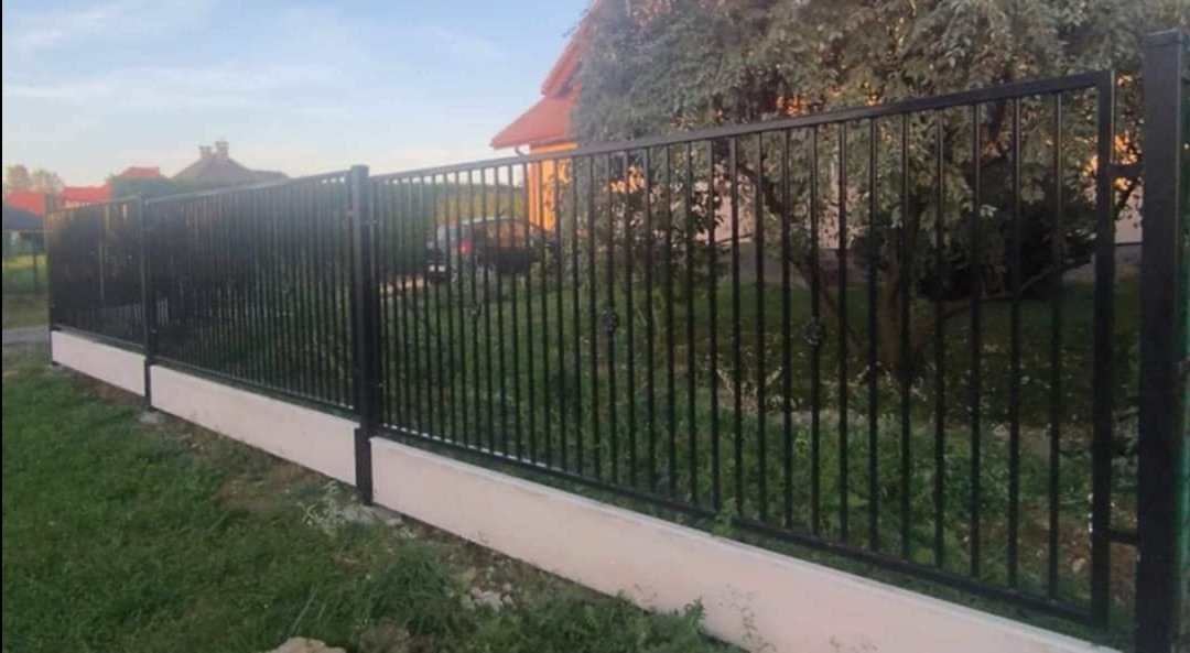 Ogrodzenie panelowe na wymiar. Stal czarna, ocynkowana, malowana proszkowo.