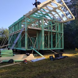 BUDOWNICTWO DREWNIANE CHATA SPÓŁKA Z OGRANICZONĄ ODPOWIEDZIALNOŚCIĄ - dom szkieletowy - wznoszenie konstrukcji