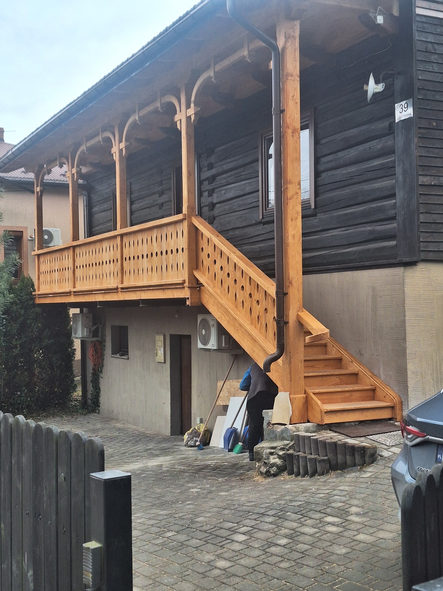 renowacja i remonty starych domów drewnianych