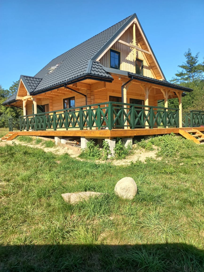 dom całoroczny z bali prostokątnych