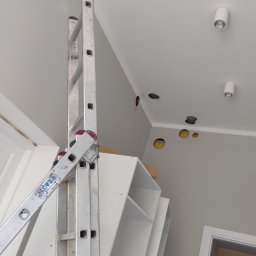 Wyprowadzenie nowych obwodów do gniazd w kuchni 