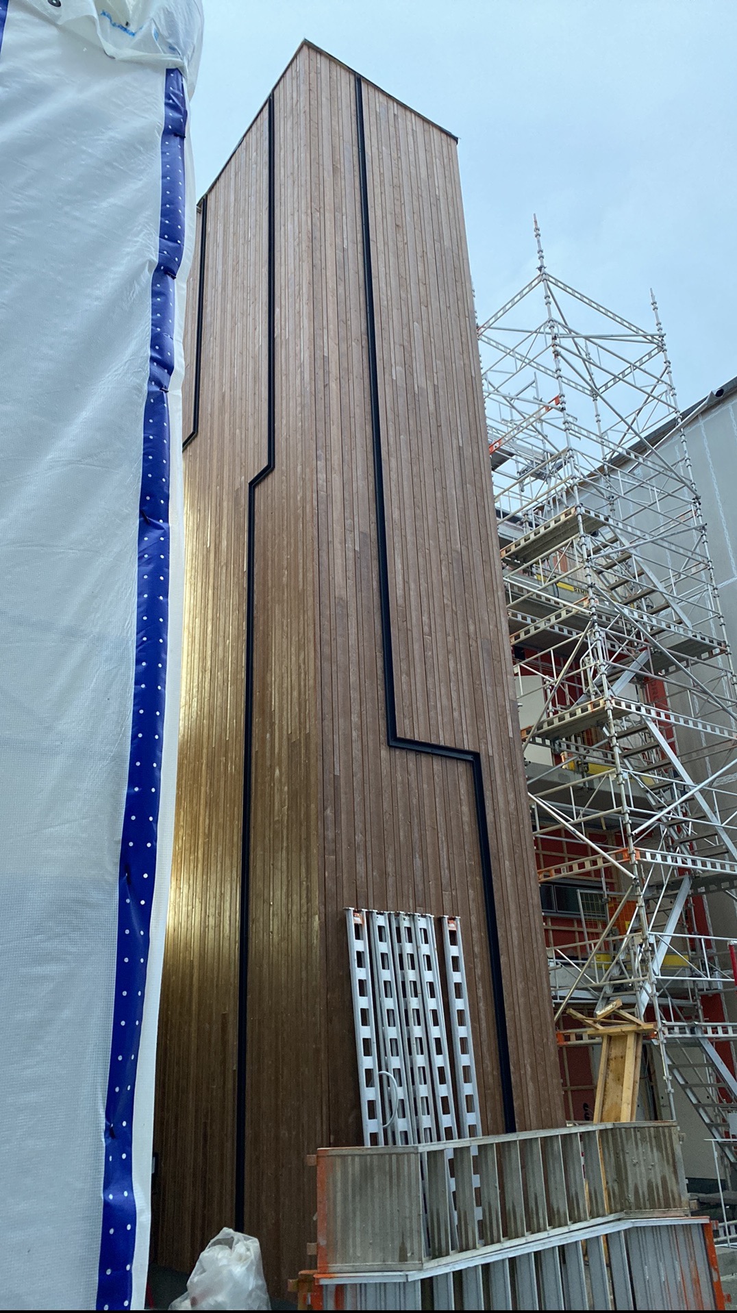 Obicie deska elewacyjna windy