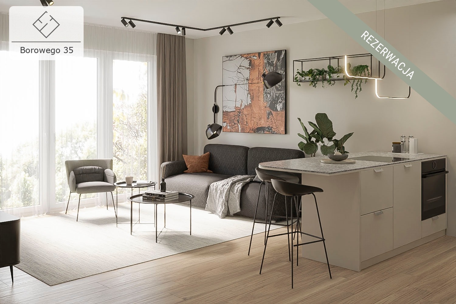 Jasne wnętrze mieszkania z otwartą kuchnią, szarą sofą, krzesłem i stolikami kawowymi, oświetleniem szynowym na suficie i drewnianą podłogą.