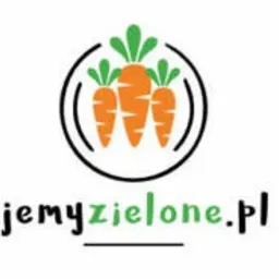 Logo firmy cateringowej jemyzielone.pl z trzema marchewkami w okręgu, promującej zdrowe odżywianie.