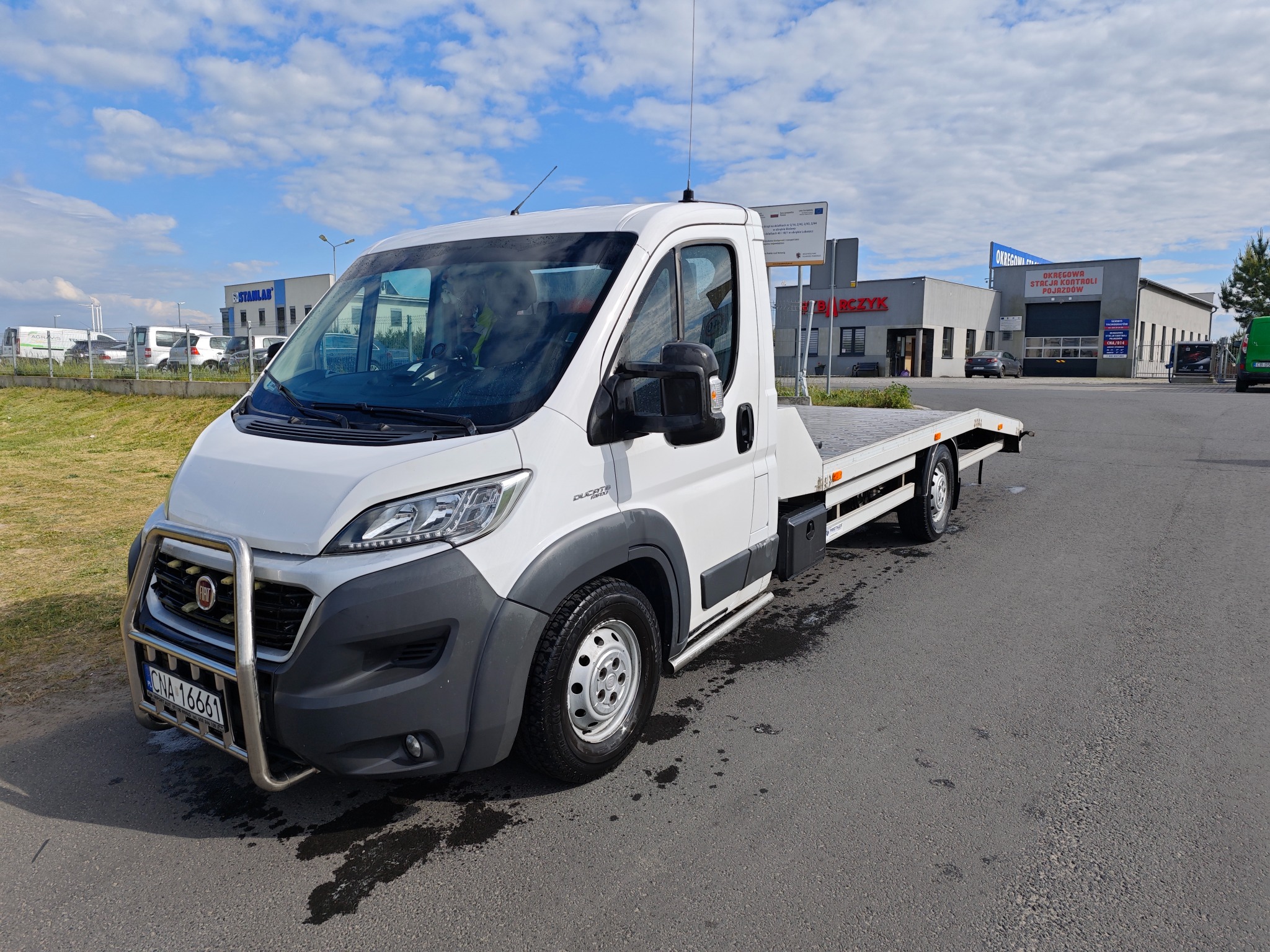 Transport aut przyczep kempingów i nie tylko. auto-holowanie