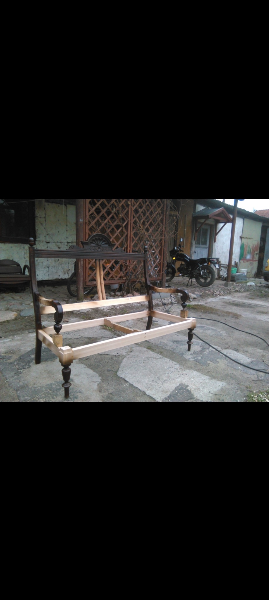 Sofa została przywrócona do stanu umożliwiającego jej użytkowanie.