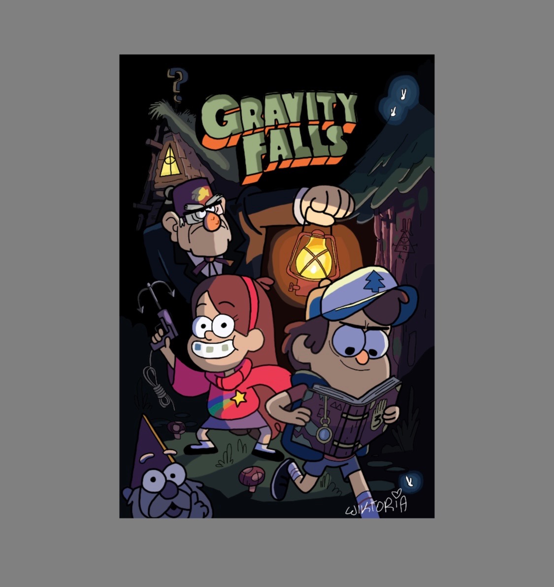 Ilustracja cyfrowa przedstawiająca postacie z kreskówki Gravity Falls: Stan Pines trzymający latarnię, Mabel z pistoletem na liny, Dipper czytający księgę oraz gnom w fioletowym kapeluszu, na tle...