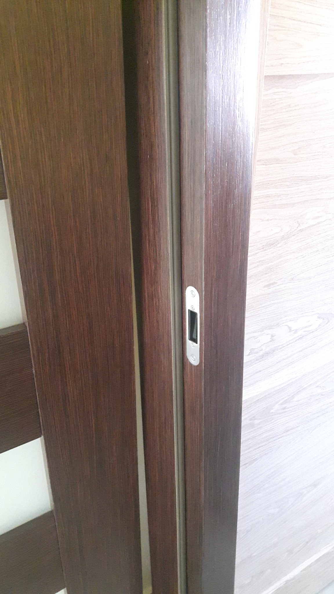 Zaczep zamka magnetyczny