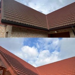 Fitter Tomasz Klupa - Zdjęcie dachu przed i po czyszczeniu, ukazujące różnicę w kolorze i czystości. Widoczna ceglana elewacja budynku i fragment nieba z chmurami.