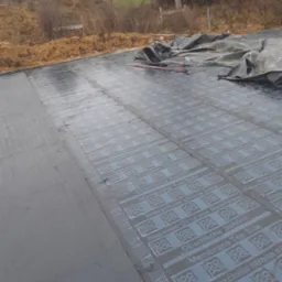 izolacja płyty fundamentowej papą