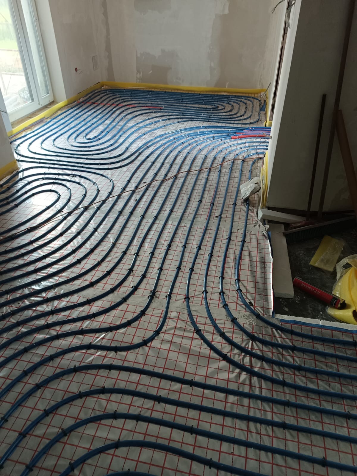 Instalacja ogrzewania podłogowego. Inwestor prywatny, Słowacja