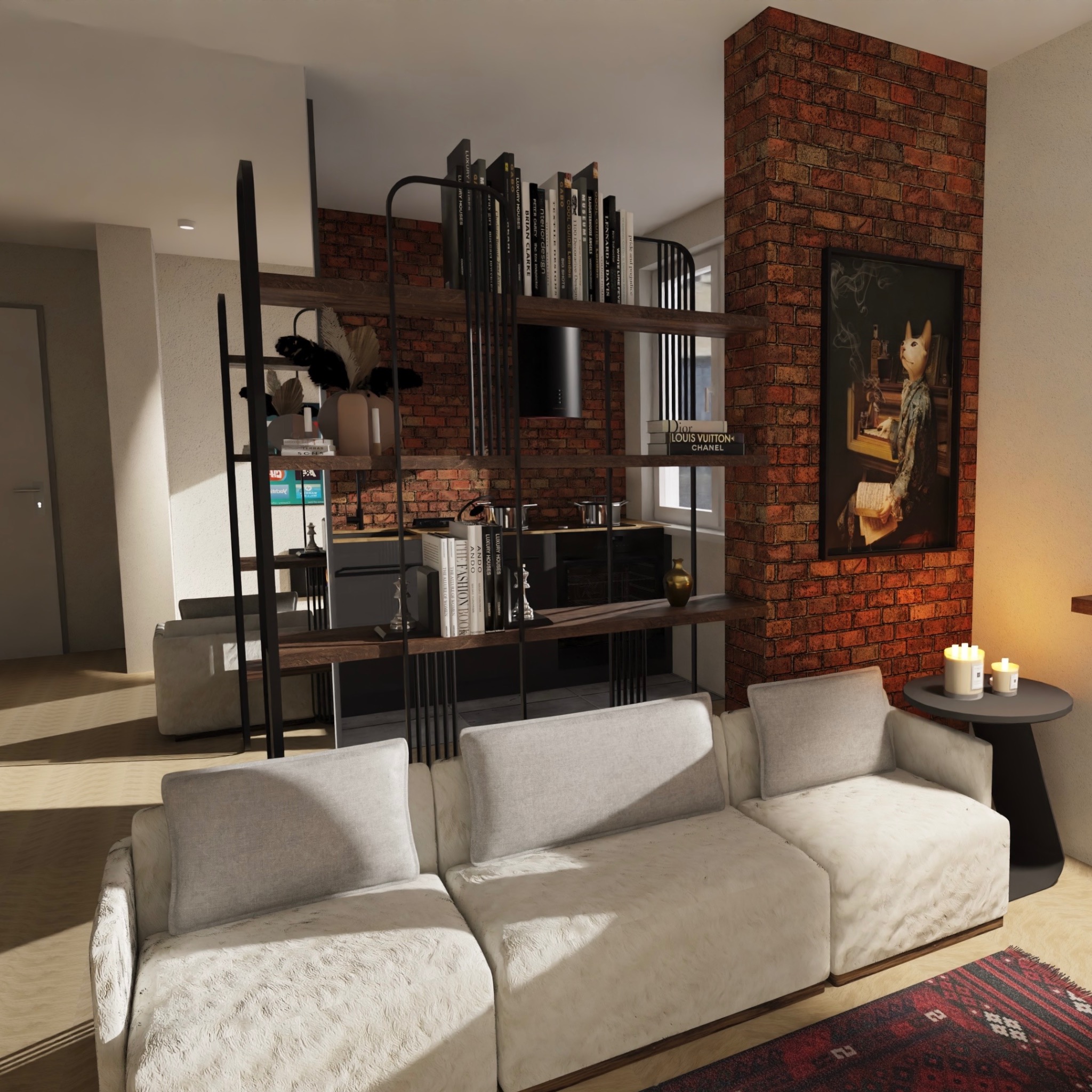 Wnętrze mieszkania z otwartą kuchnią, ceglaną ścianą, regałem dzielącym przestrzeń i kremową sofą z poduszkami na pierwszym planie, oświetlone świecami na stoliku.
