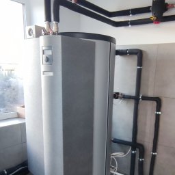 Maszynownia dla pompy ciepła Alpha Innotec wraz ze stacją hydrauliczną