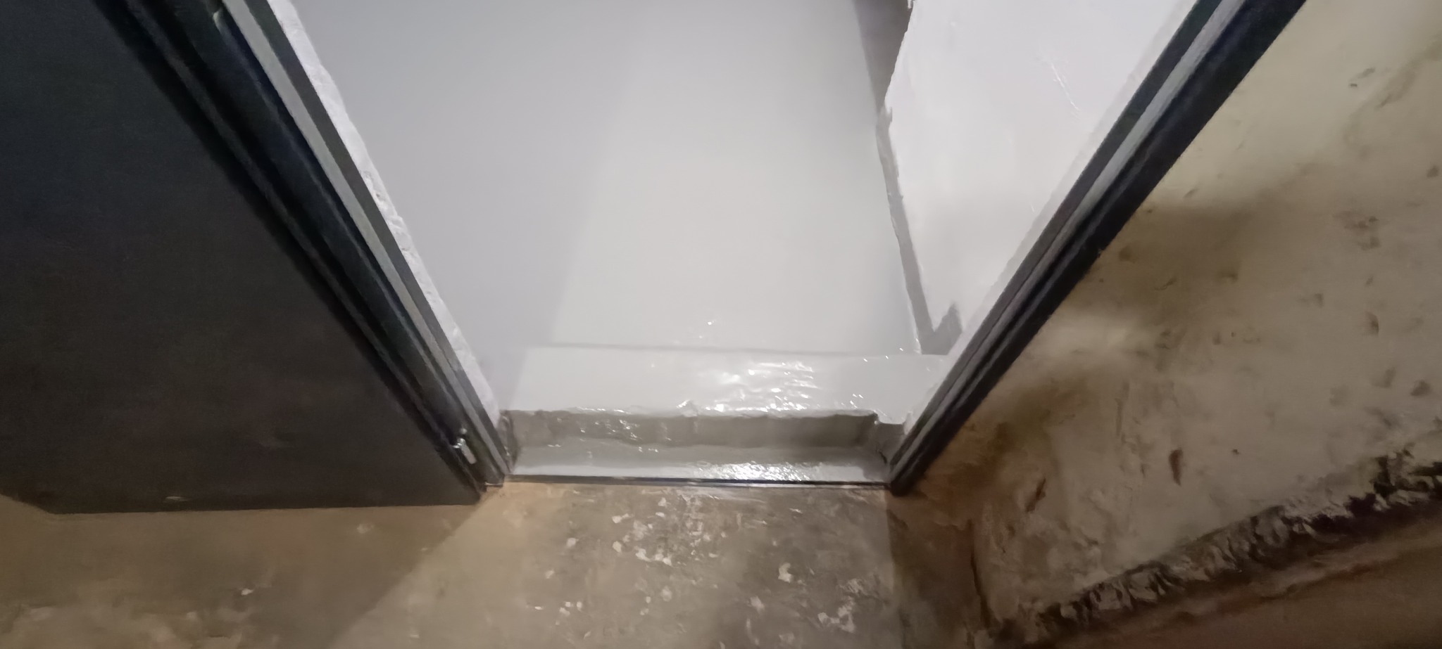 Podłoga żywiczna piwnicy