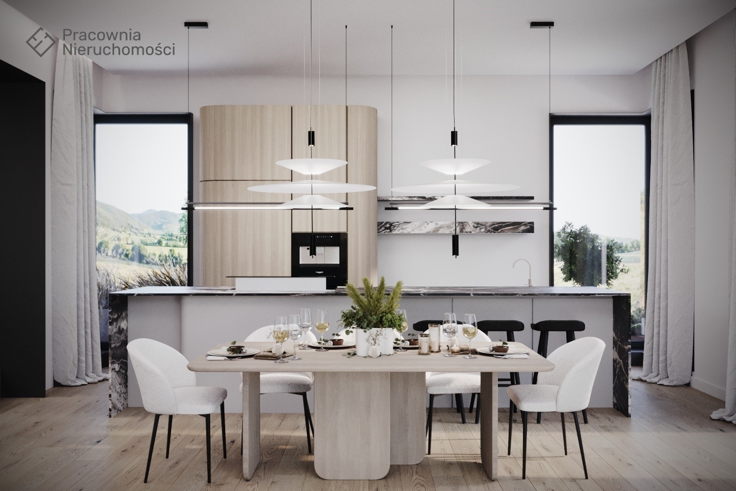 Jasna jadalnia z drewnianą podłogą, stołem z zastawą i roślinami, oświetlona nowoczesnymi lampami wiszącymi, z widokiem na krajobraz za oknem.