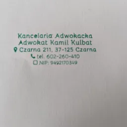 Dane kontaktowe Kancelarii Adwokackiej Adwokat Kamil Kulbat z Rzeszowa: adres, telefon, NIP. Zapisane zielonym drukiem na białym tle.