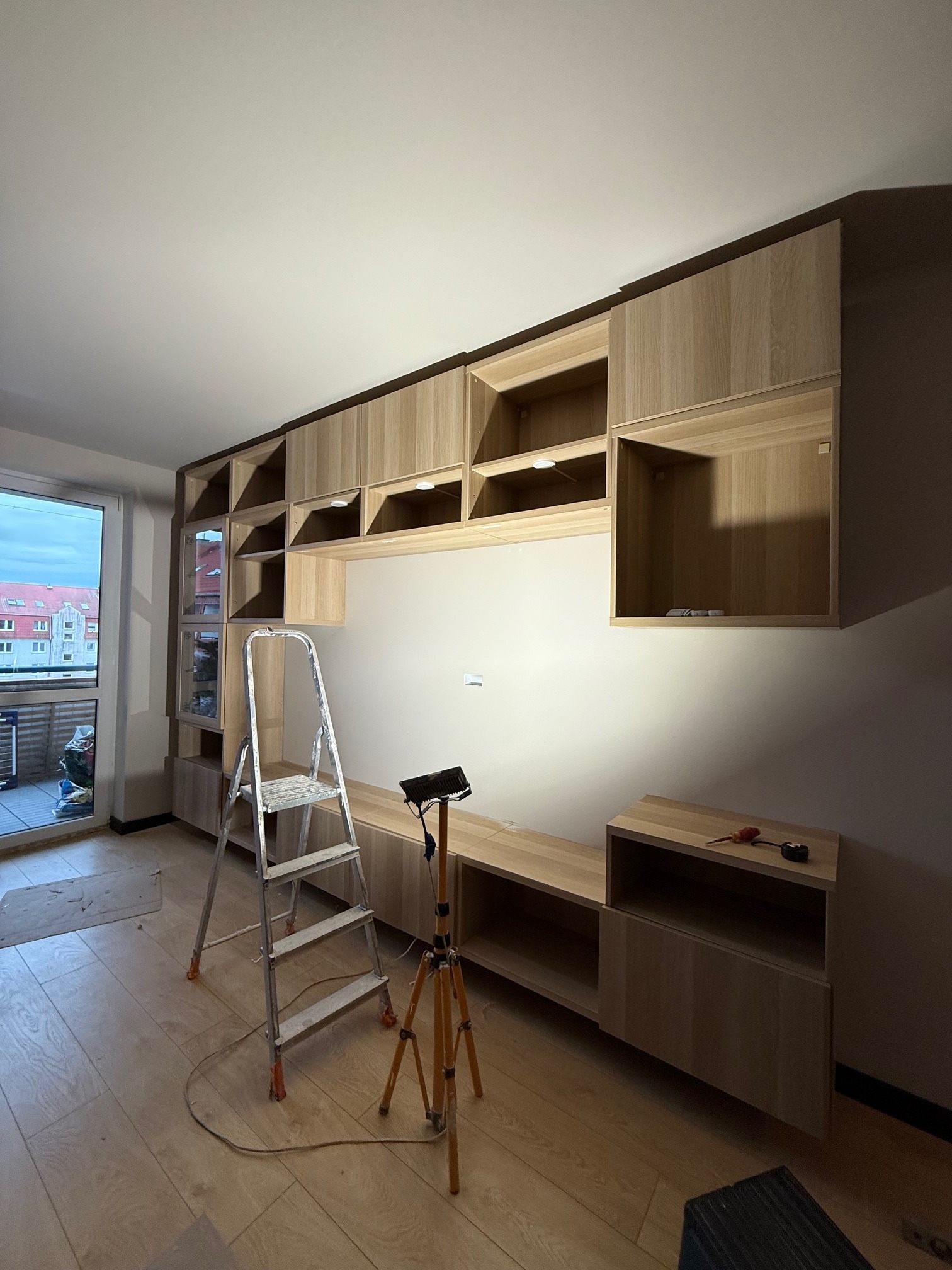 montaż mebloscianki