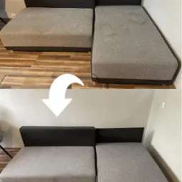 Dwuetapowe ujęcie narożnika: widoczna różnica w czystości tapicerki przed i po zabiegu, z wyraźną strzałką wskazującą na efekt odświeżenia.