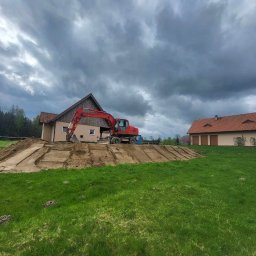 Wykop pod fundamenty z rozplantowaniem urobku