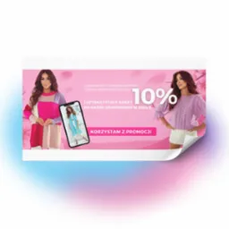 Grafika promocyjna producenta odzieży z dwiema modelkami, informacją o 10% rabacie i wezwaniem do działania na tle kwiatów wiśni.