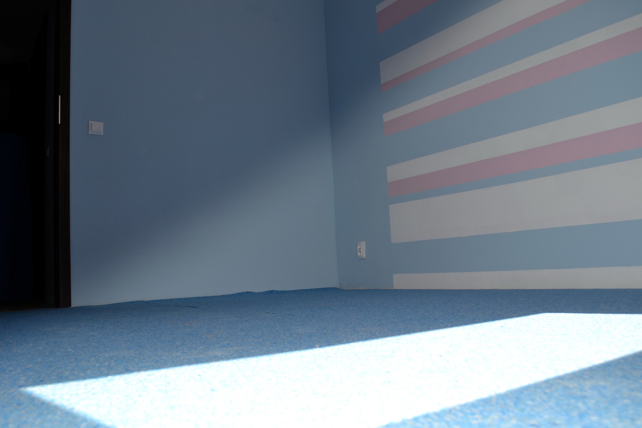 Malowanie ścian oraz przygotowanie podłoża pod wykładzinę