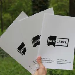 Stwórz projekt od podstaw i wydrukuj markowe foldery.