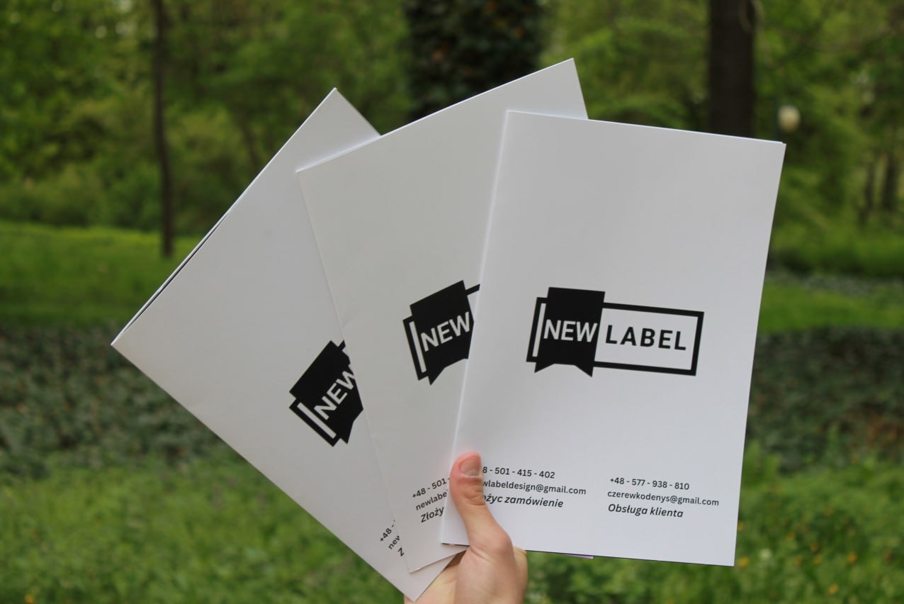 Stwórz projekt od podstaw i wydrukuj markowe foldery.