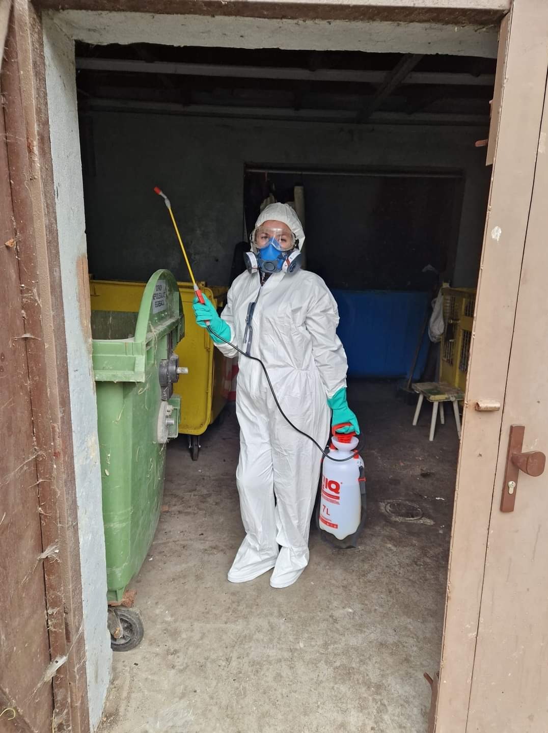 Dezynfekcja piwnic, wiat śmietnikowych, piwnic.