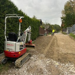 APL SERVICE SPÓŁKA Z OGRANICZONĄ ODPOWIEDZIALNOŚCIĄ - Budowa i utwardzenie drogi dojazdowej do działek i domów.