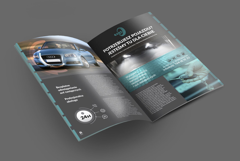 Rozłożona broszura reklamowa firmy oferującej wynajem samochodów, z widocznym zdjęciem niebieskiego Audi na jednej stronie i informacjami o ofercie oraz logo firmy CARS na drugiej.