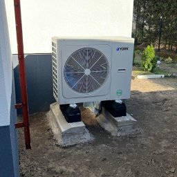 SCANDINAVIAN CONSULTING SPÓŁKA Z OGRANICZONĄ ODPOWIEDZIALNOŚCIĄ - Montaż pompy ciepła York wraz z buforem, CWU i wykonaniem od podstaw centralnego ogrzewania.