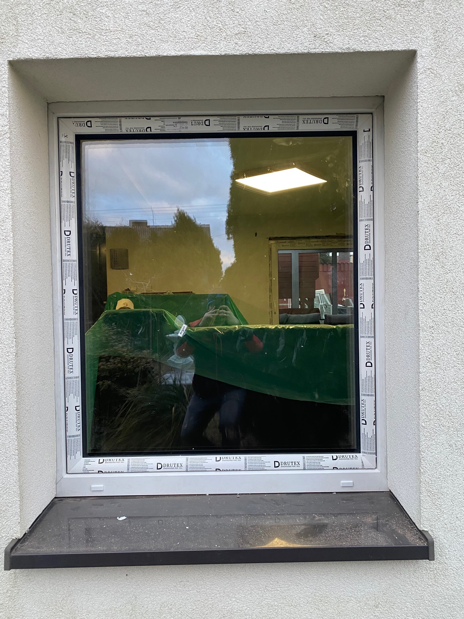 Wymiana okien ze szczelnym montażem, przed obróbkami.