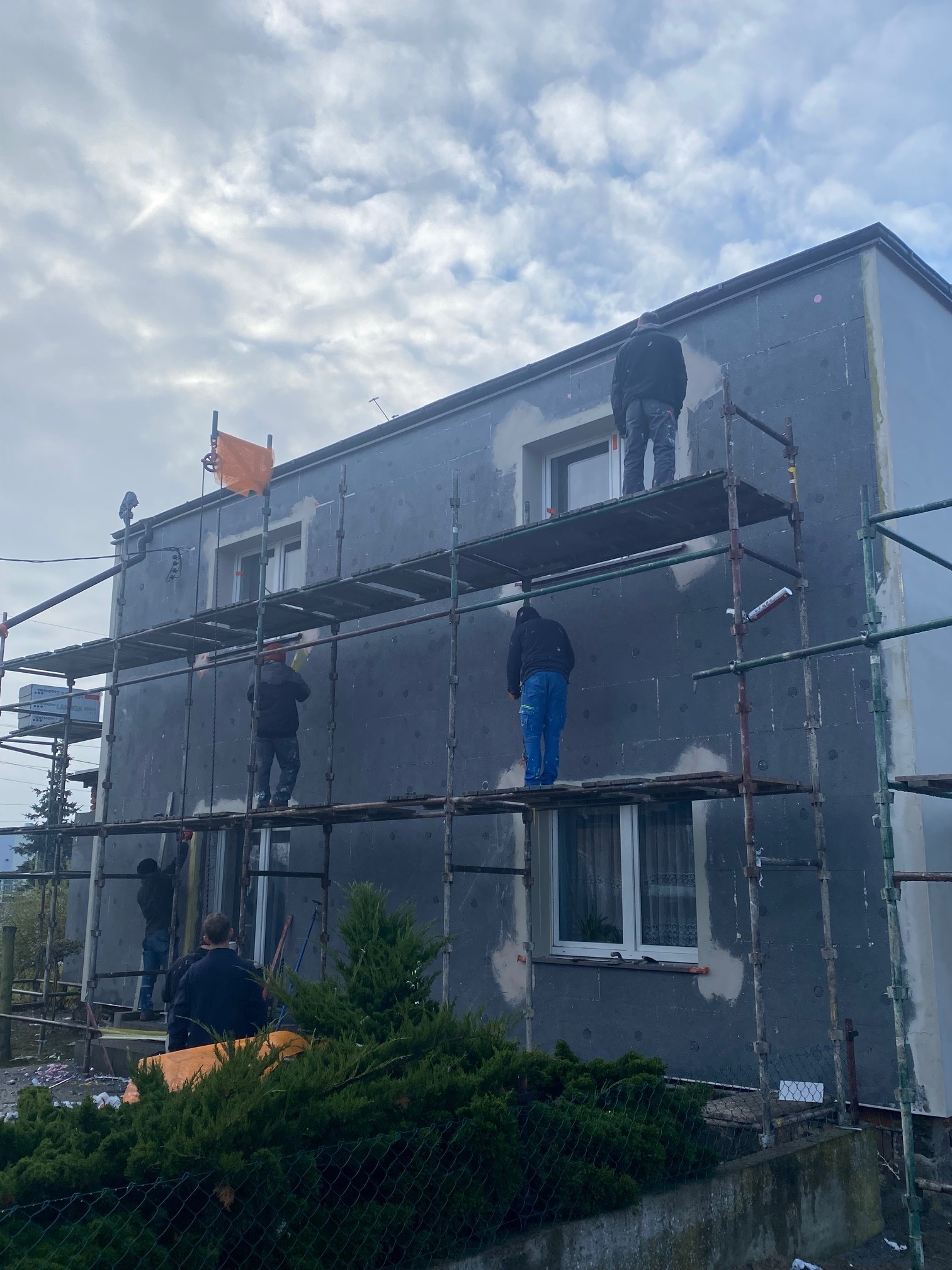 Docieplenie budynku styropianem grafitowym 15cm