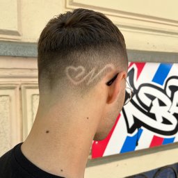 taper fade i wzorki na włosach